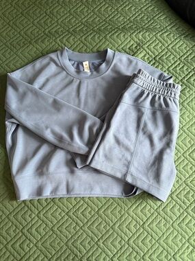 Lulu Lemon Dusty Blue Crewneck and shorts